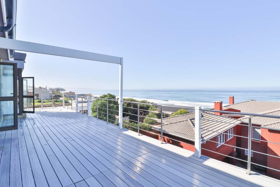 8 Bedroom Property for Sale in Reebok Western Cape